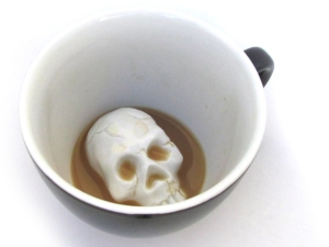 skull-at-the-bottom-mug